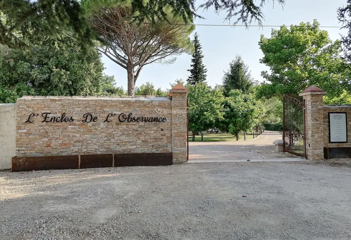 l enclos de l observance
